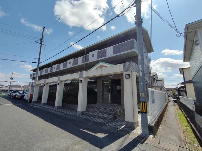 ファミーユ南高田の物件外観写真