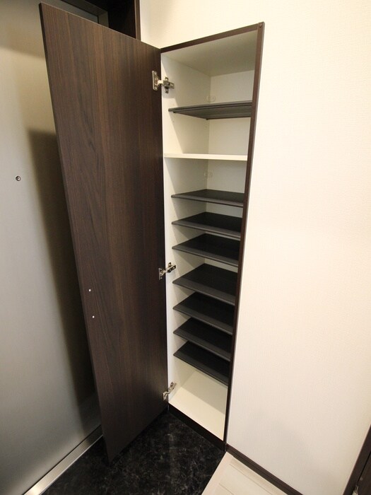 物件内観写真8　(靴箱)