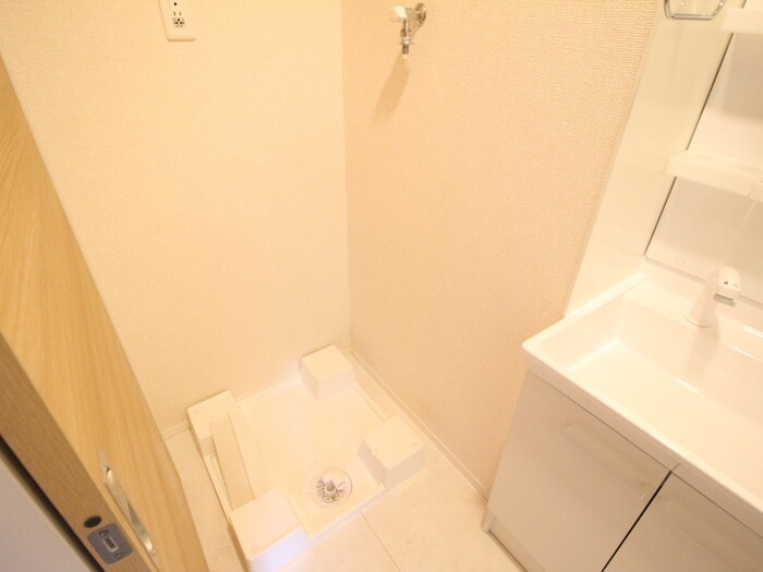 物件内観写真16　(洗濯機置場)