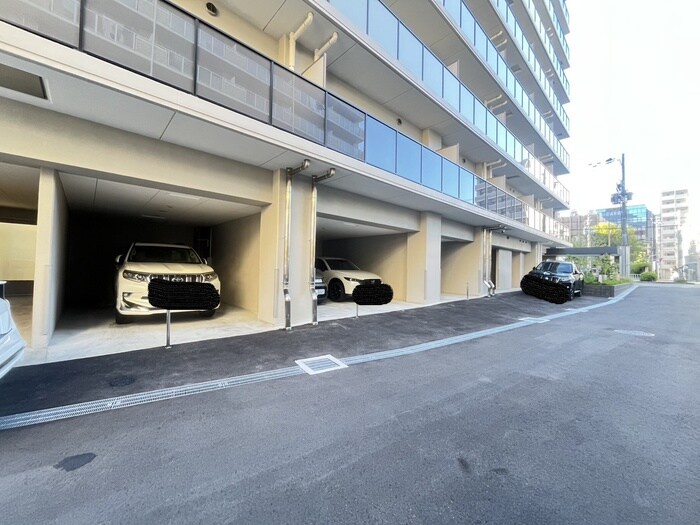 物件外観写真5　(駐車場)