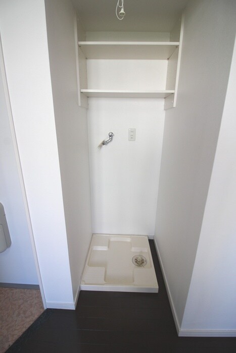 物件内観写真11　(洗濯機置場)