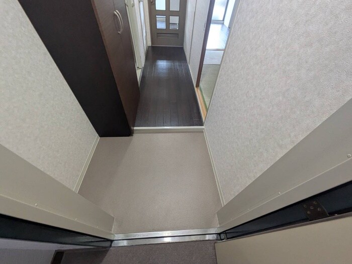 物件内観写真17　(玄関)