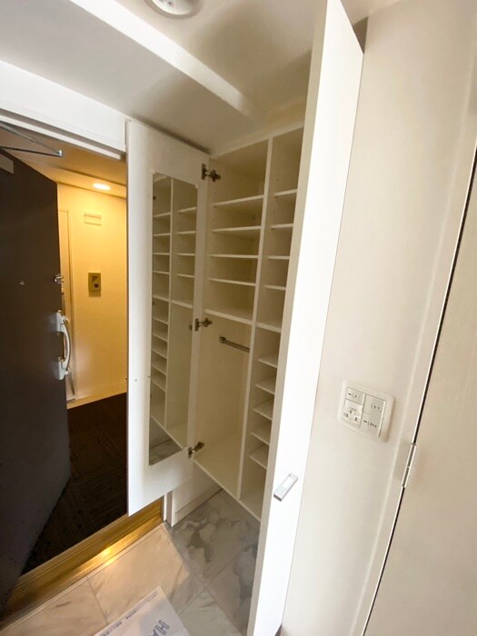 物件内観写真8　(靴箱)