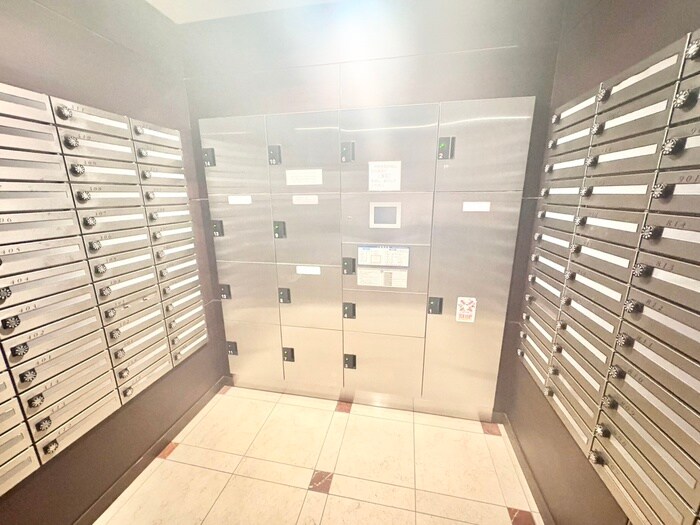 物件外観写真4　(エントランス部分)