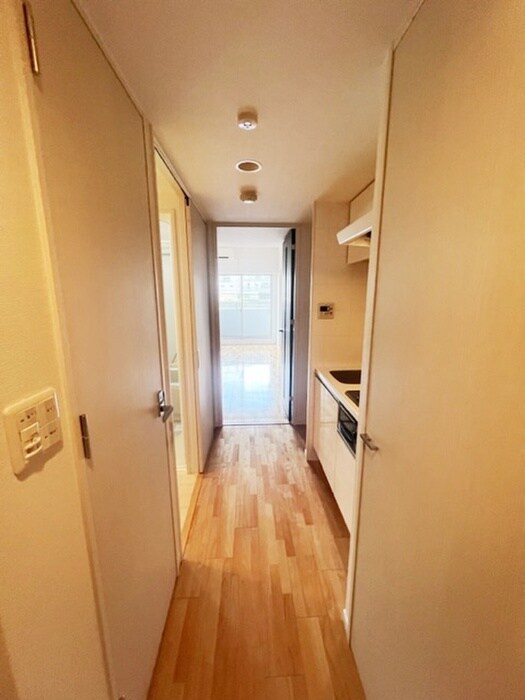 物件内観写真11　(廊下)