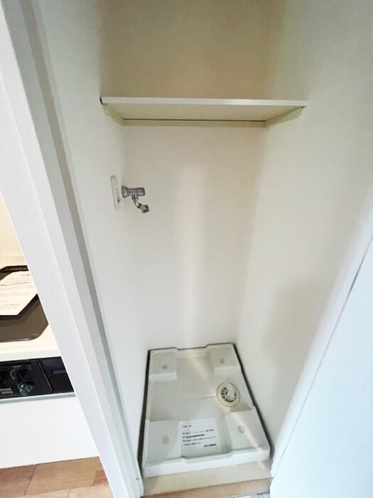 物件内観写真13　(洗濯機置場)