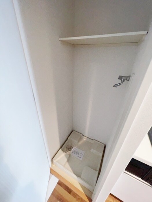 物件内観写真14　(洗濯機置場)