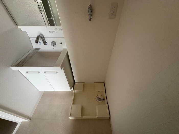 物件内観写真18　(洗濯機置場)