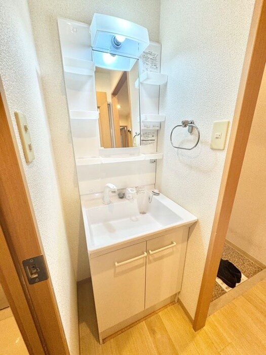 物件内観写真9　(洗面)