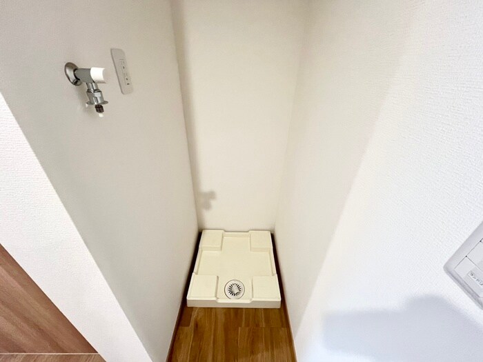 物件内観写真14　(洗濯機置場)