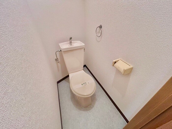 物件内観写真14　(トイレ)