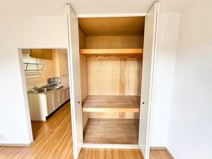 物件内観写真16　(収納)