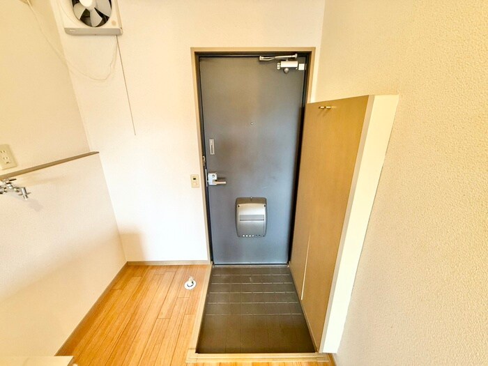 物件内観写真17　(玄関)