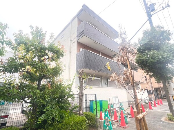 建築中