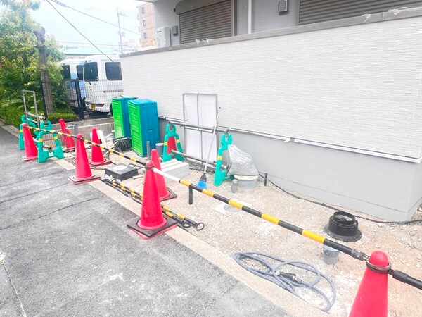 建築中