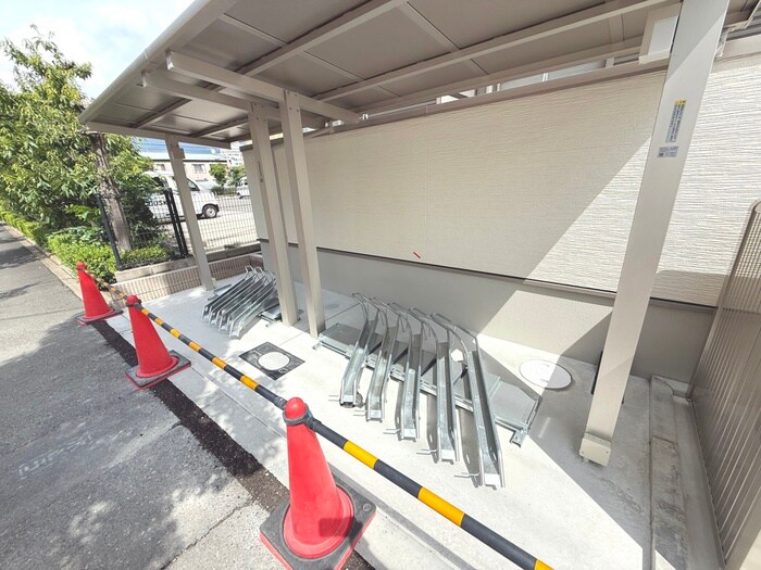 物件外観写真5　(駐輪場)