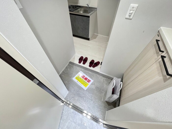 物件内観写真16　(玄関)