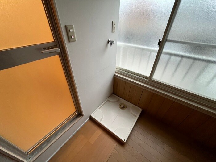 物件内観写真10　(洗濯機置場)