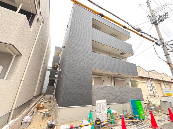 建築中
