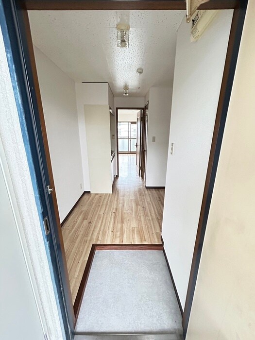 物件内観写真16　(玄関)