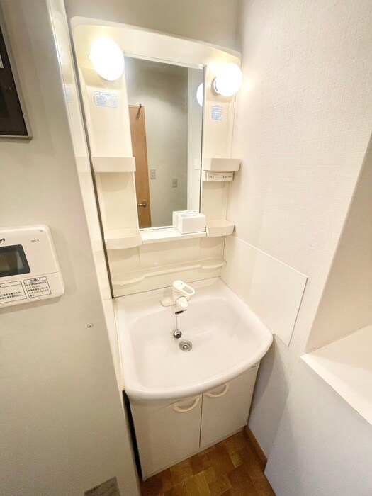 物件内観写真8　(洗面)