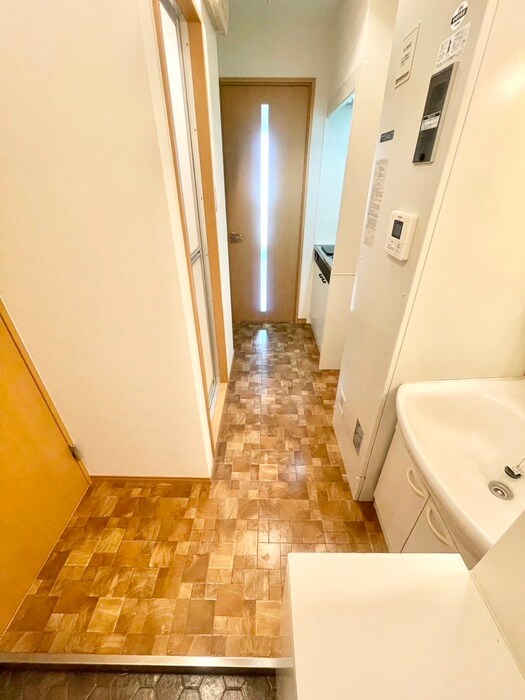 物件内観写真12　(廊下)