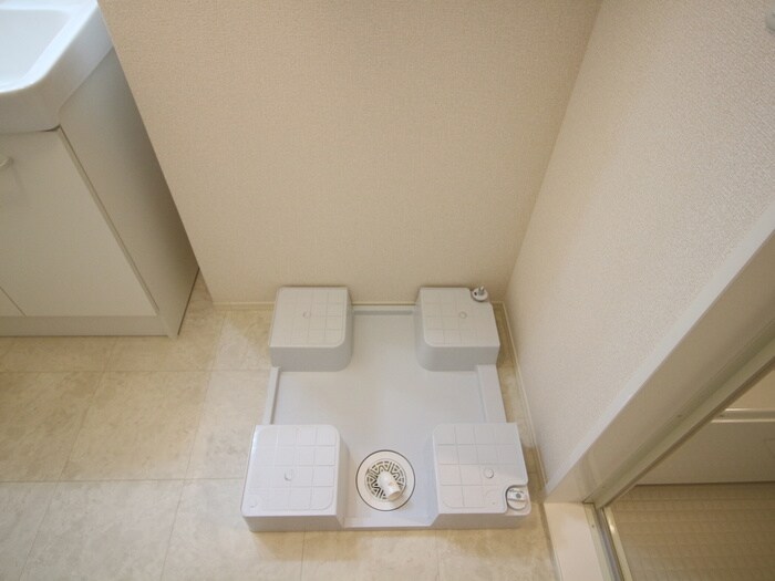 物件内観写真12　(洗濯機置場)