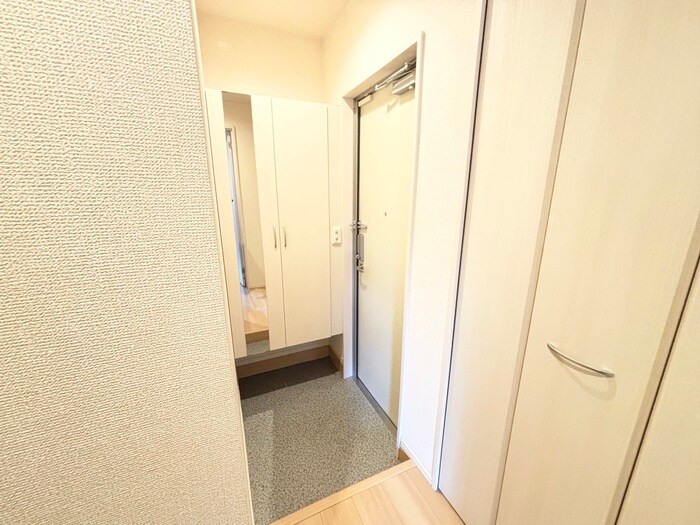 物件内観写真15　(玄関)