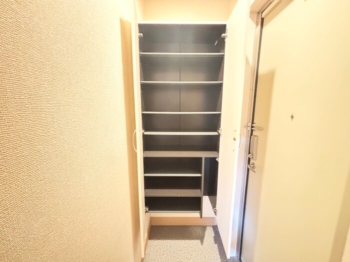 物件内観写真16　(靴箱)