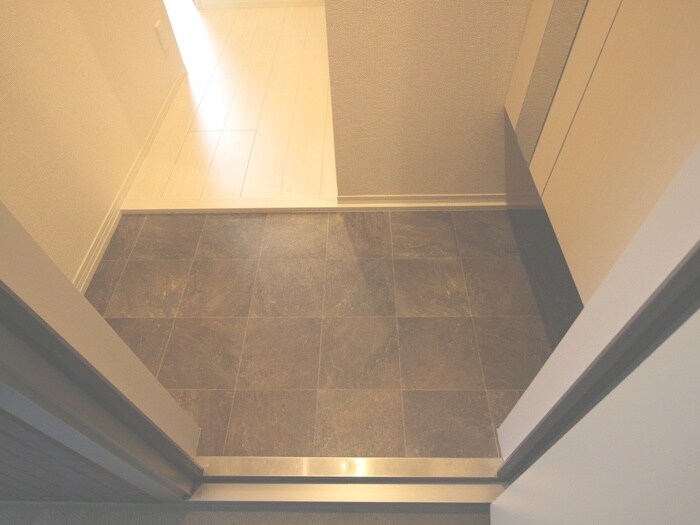 物件内観写真16　(玄関)