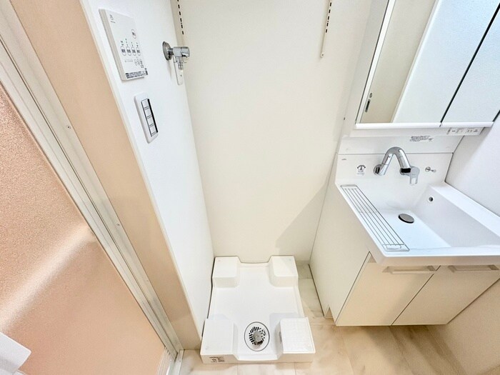 物件内観写真10　(洗濯機置場)