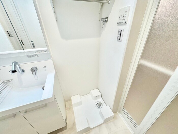 物件内観写真10　(洗濯機置場)