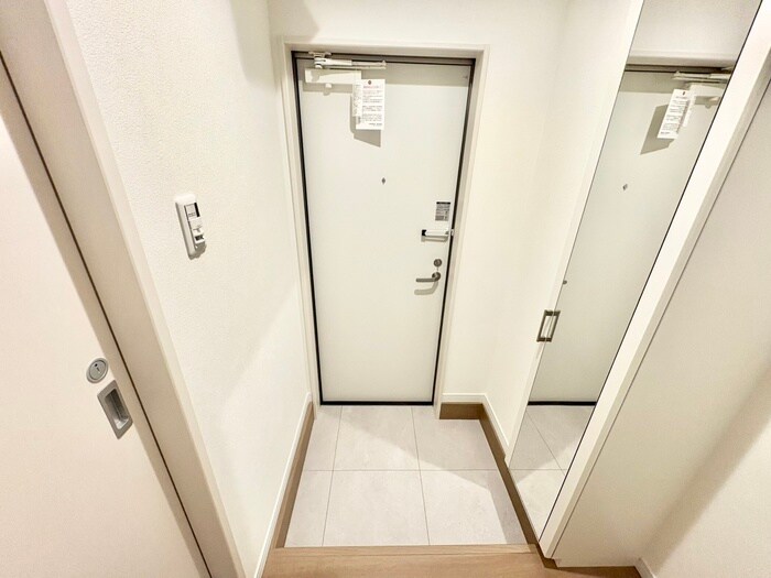 物件内観写真16　(玄関)