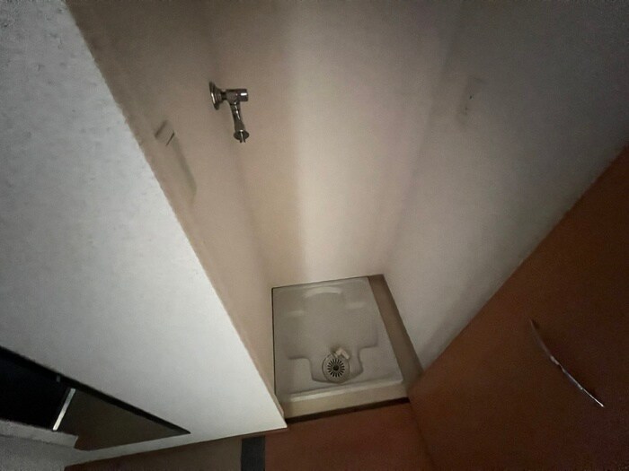 物件内観写真13　(洗濯機置場)