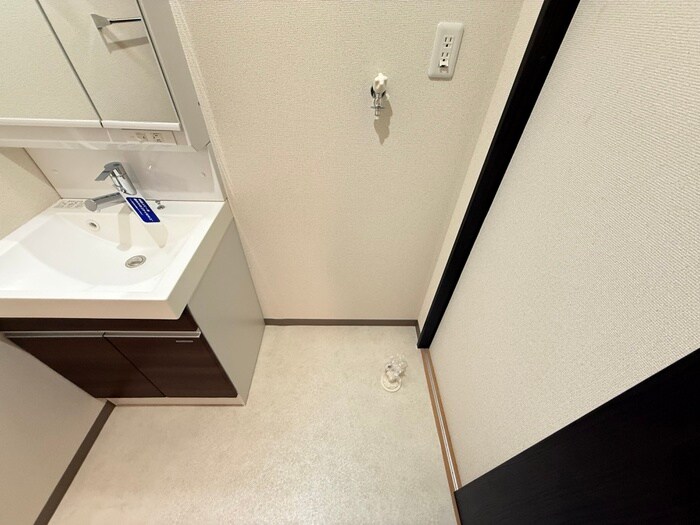 物件内観写真12　(洗濯機置場)