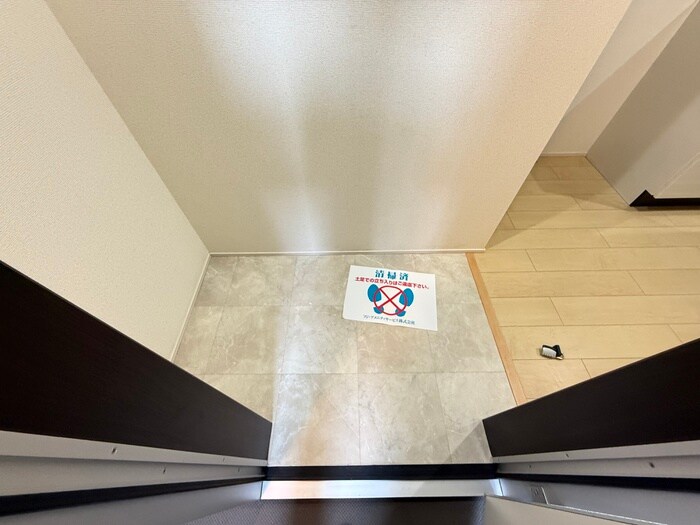 物件内観写真14　(玄関)