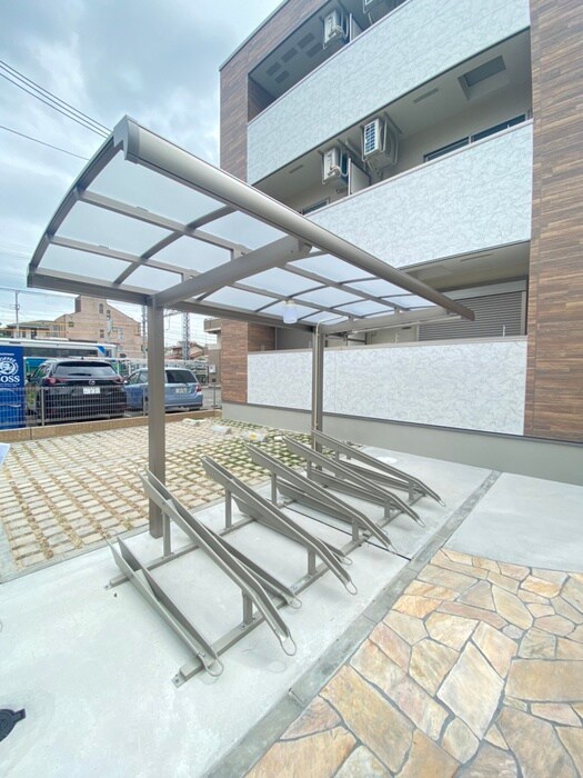 物件外観写真5　(駐輪場)