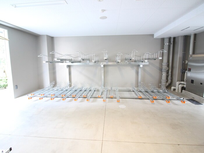 物件外観写真4　(駐輪場)