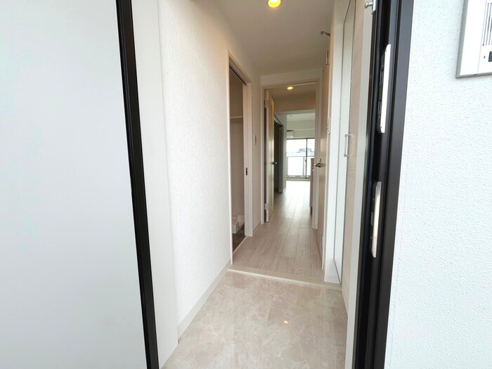 物件内観写真7　(玄関)