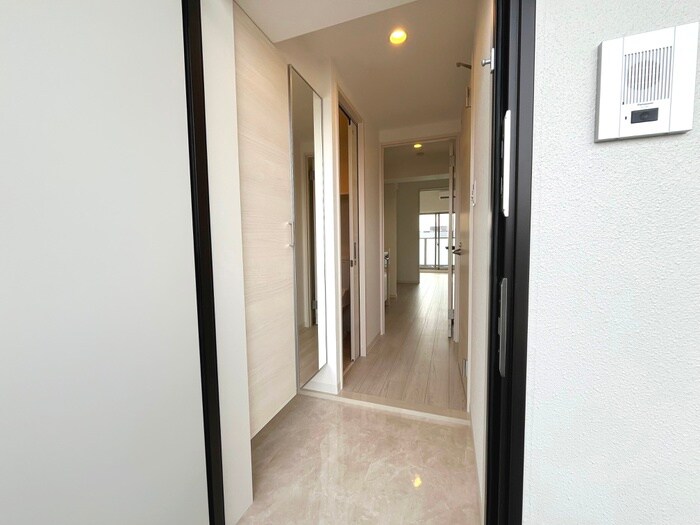 物件内観写真13　(玄関)