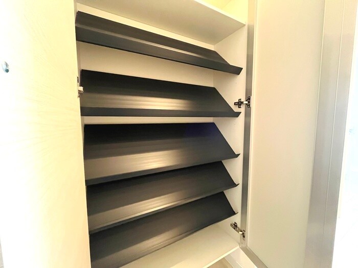 物件内観写真15　(靴箱)