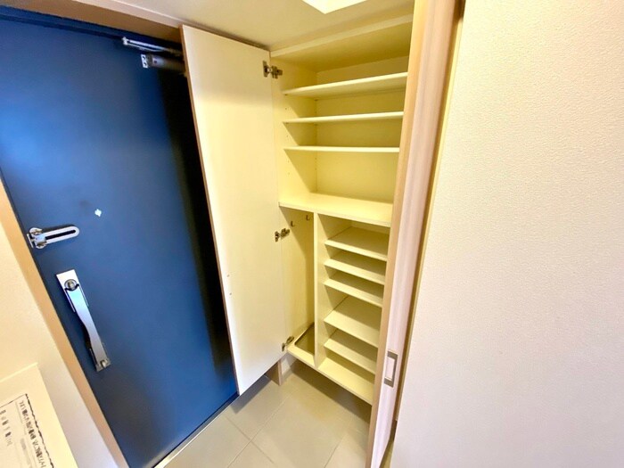 物件内観写真14　(靴箱)