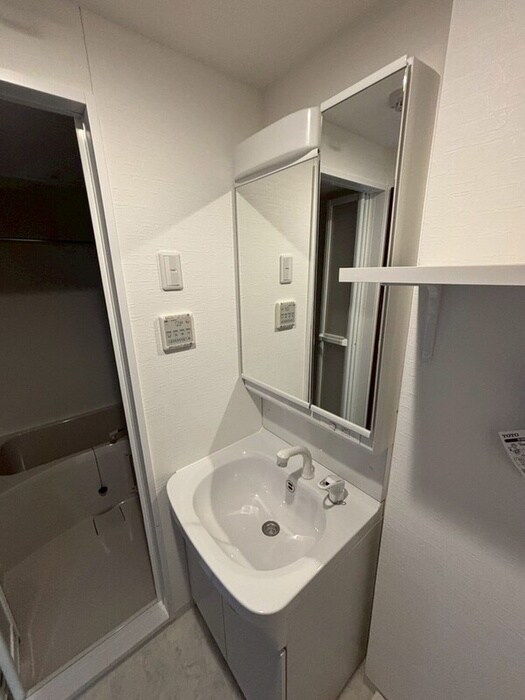 物件内観写真9　(洗面)