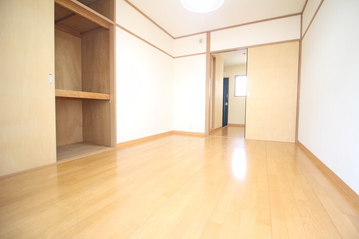 物件内観写真5　(居室)