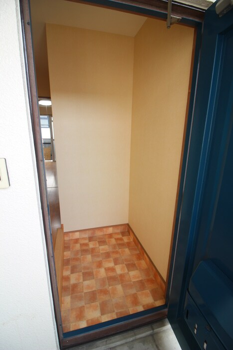 物件内観写真9　(玄関)