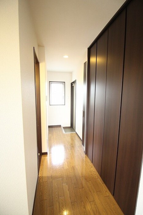 物件内観写真16　(廊下)