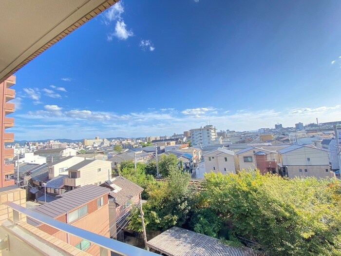 物件内観写真22　(室内からの展望)