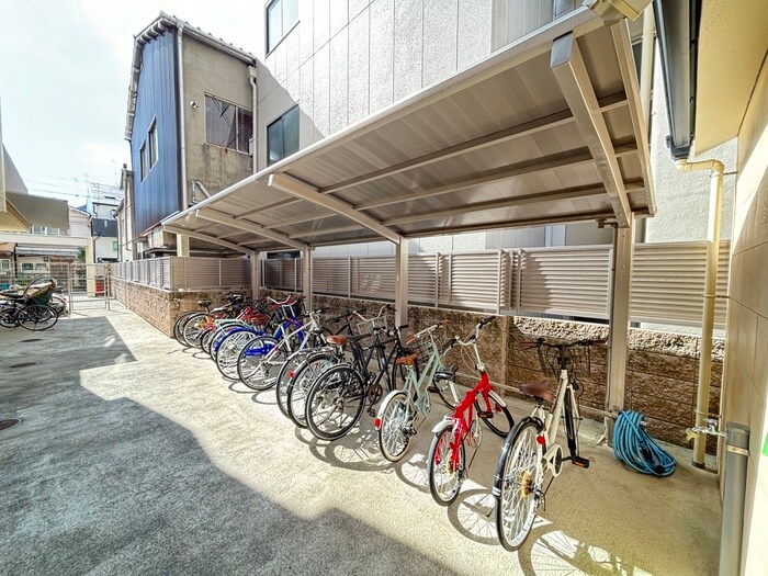 物件外観写真4　(駐輪場)