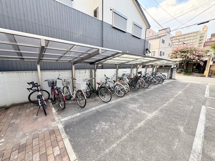 物件外観写真3　(駐輪場)