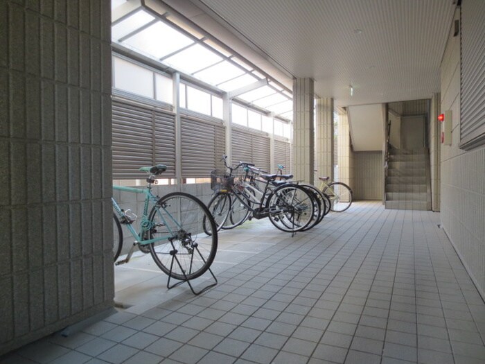 物件外観写真4　(駐輪場)